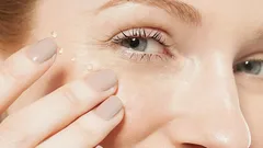 5 Fehler, die dazu führen, dass die Haut um die Augen gerade bei gepflegten Frauen müde aussieht