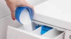 In die Waschmittelschublade oder direkt in die Trommel? Ein Klempner verrät ein überraschendes Geheimnis rund ums Waschen