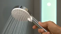 Ein Lifehack, mit dem man den Wasserdruck ohne Werkzeug wiederherstellen kann