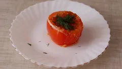 Legen Sie einfach ein Ei in eine Tomate – und schon haben Sie das perfekte Frühstück